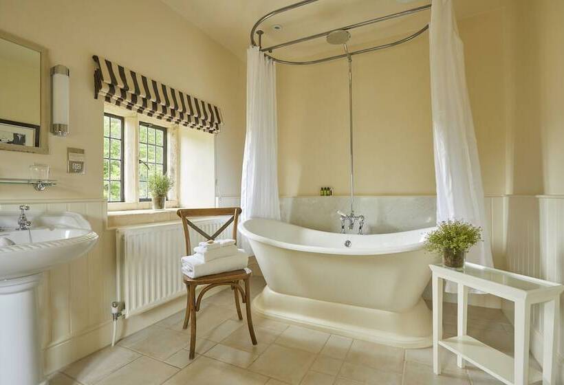 Отель The Slaughters Manor House