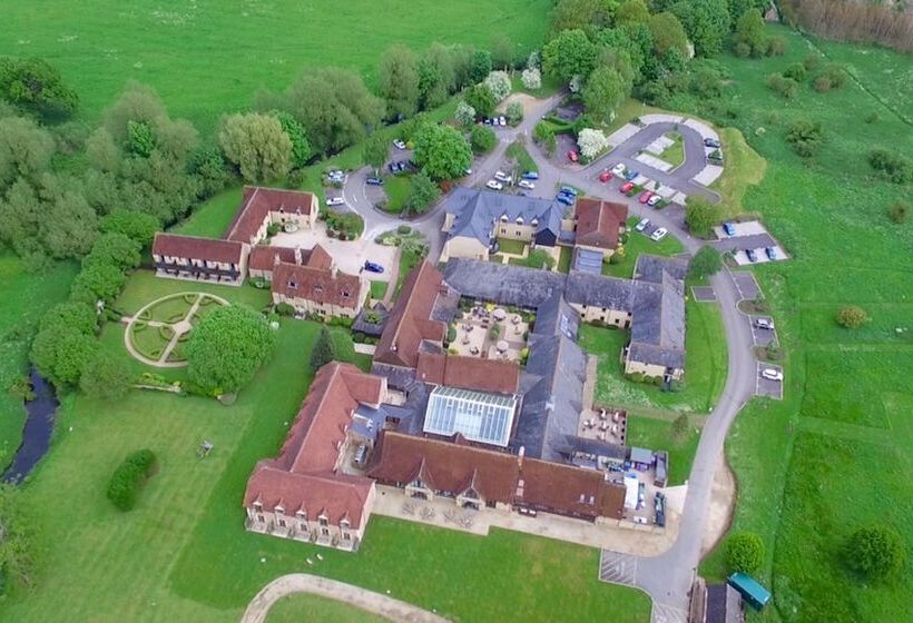 Отель Voco Oxford Thames, An Ihg