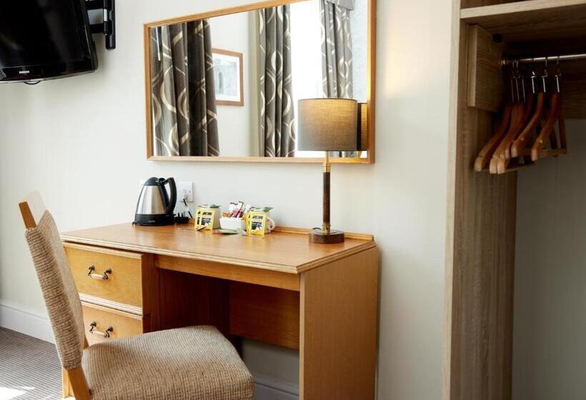 Lamb Hotel By Greene King Inns