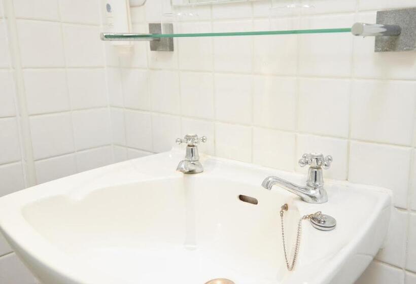 Lamb Hotel By Greene King Inns