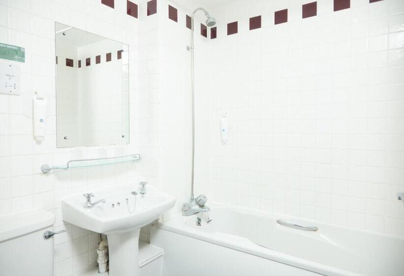 Lamb Hotel By Greene King Inns