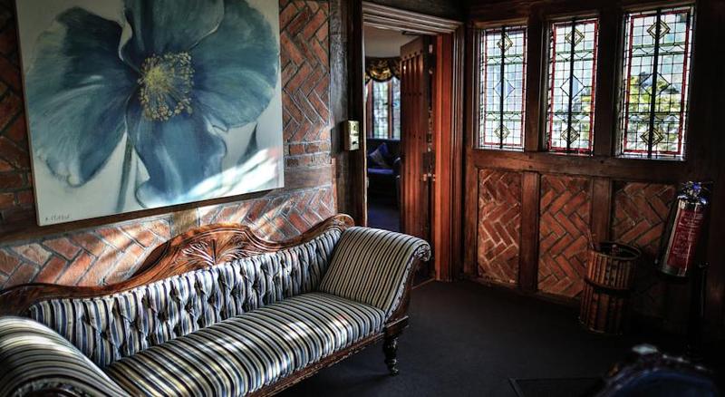 Langshott Manor Luxury Hotel Gatwick