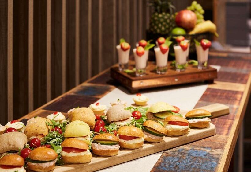 Novotel Wolverhampton City Centre