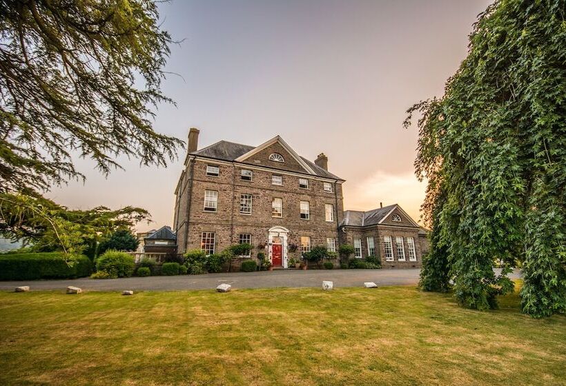 Peterstone Court Country House Restaurant & Spa