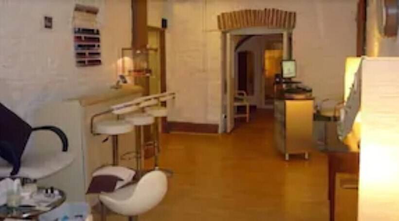 Peterstone Court Country House Restaurant & Spa