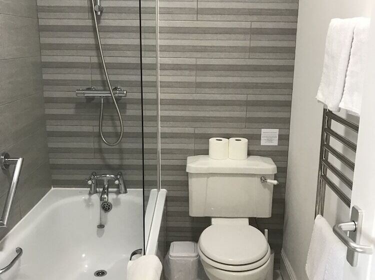 Rooms At The Highcliffe