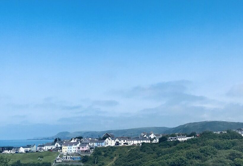 Rooms At The Highcliffe