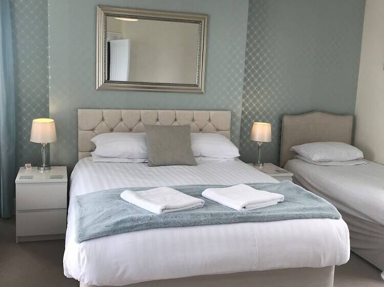 Rooms At The Highcliffe