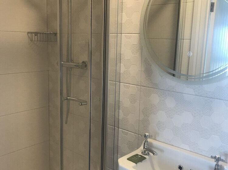 Rooms At The Highcliffe