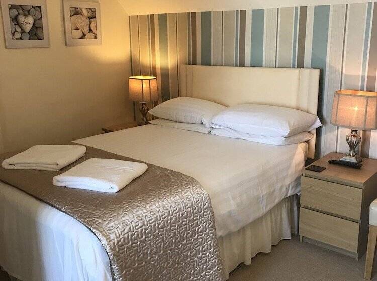 Rooms At The Highcliffe