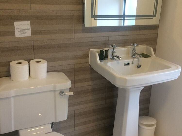 Rooms At The Highcliffe