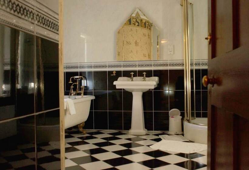 Отель Mansfield Castle