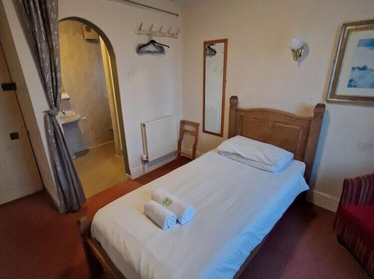 The Menai Hotel And Bar