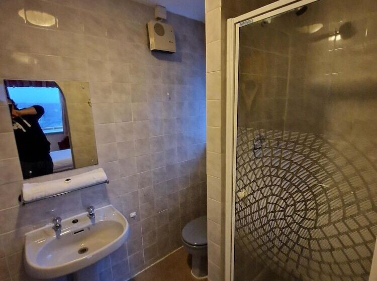 The Menai Hotel And Bar