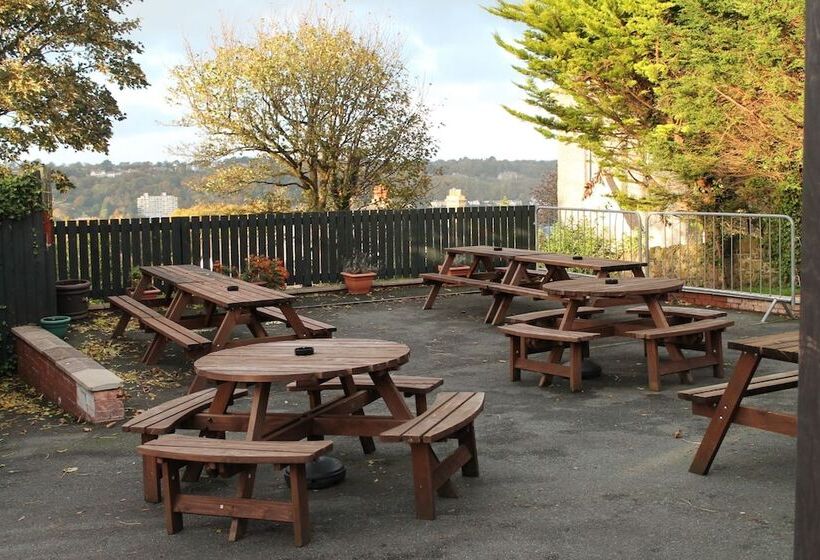 The Menai Hotel And Bar