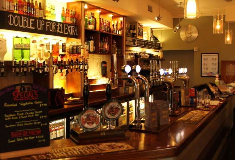 The Menai Hotel And Bar