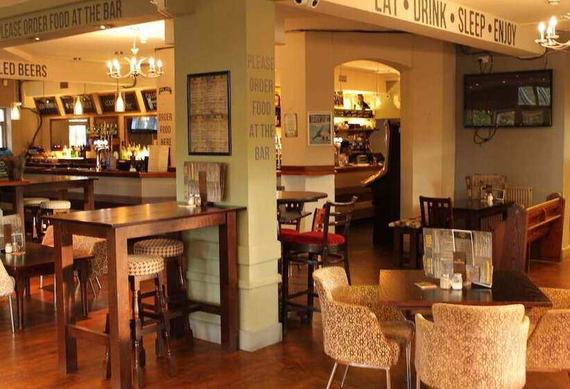 The Menai Hotel And Bar