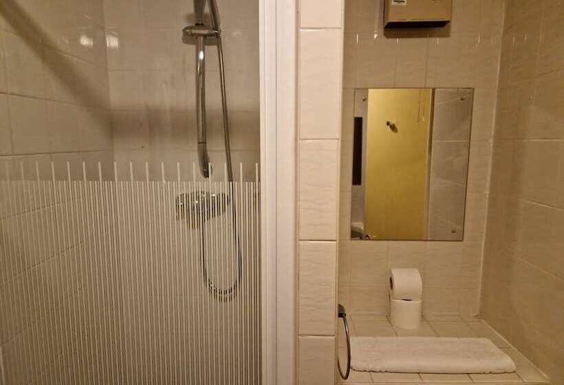 The Menai Hotel And Bar