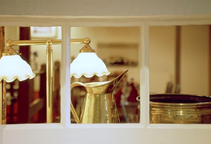 Whoop Hall Hotel And Leisure