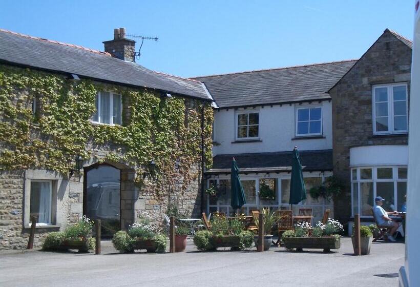 Whoop Hall Hotel And Leisure