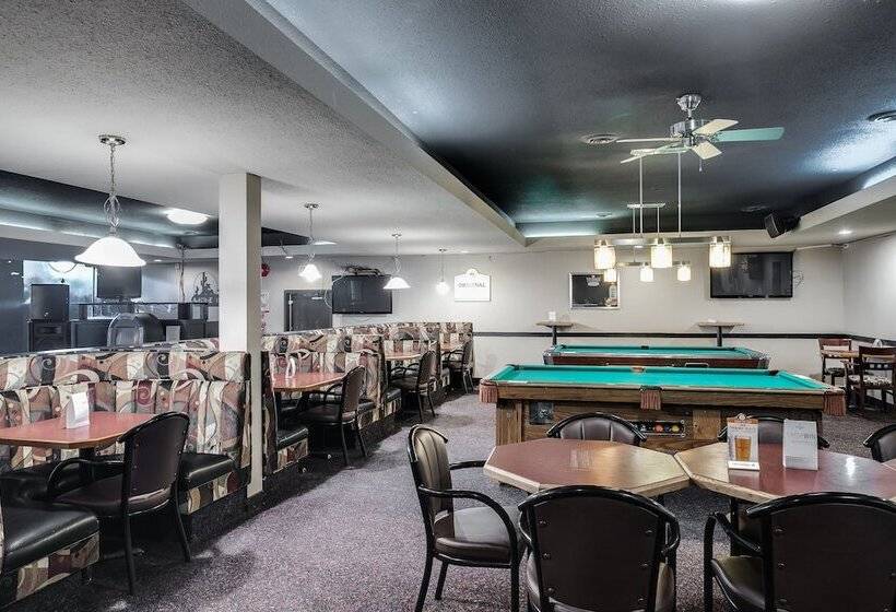 בית מלון כפרי Adobe Inn