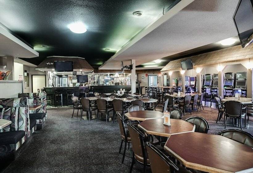 בית מלון כפרי Adobe Inn