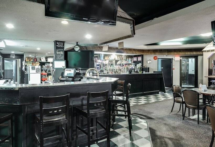 בית מלון כפרי Adobe Inn