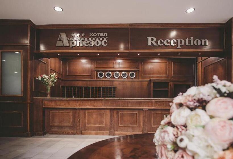 בית מלון כפרי Arpezos