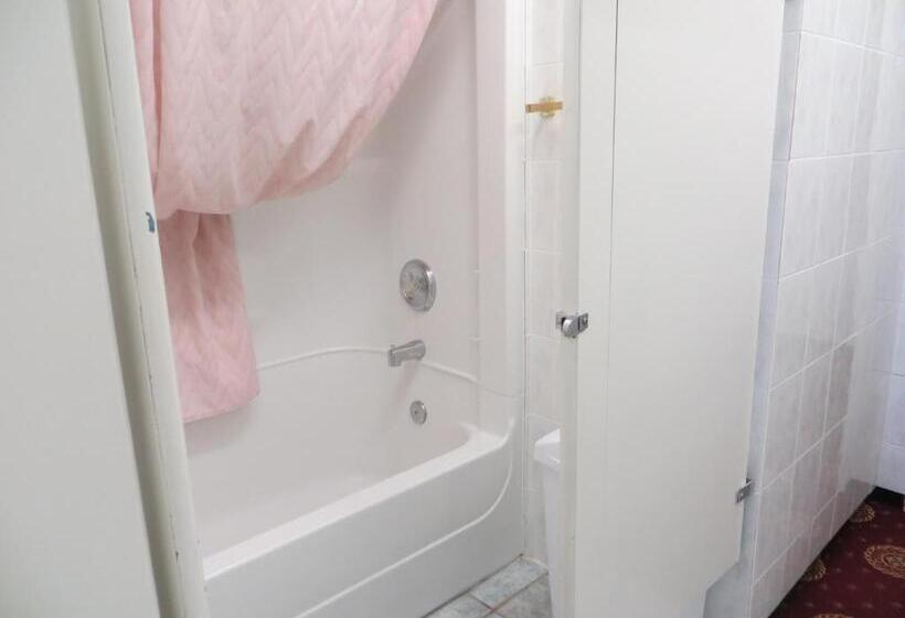 Отель Athabasca