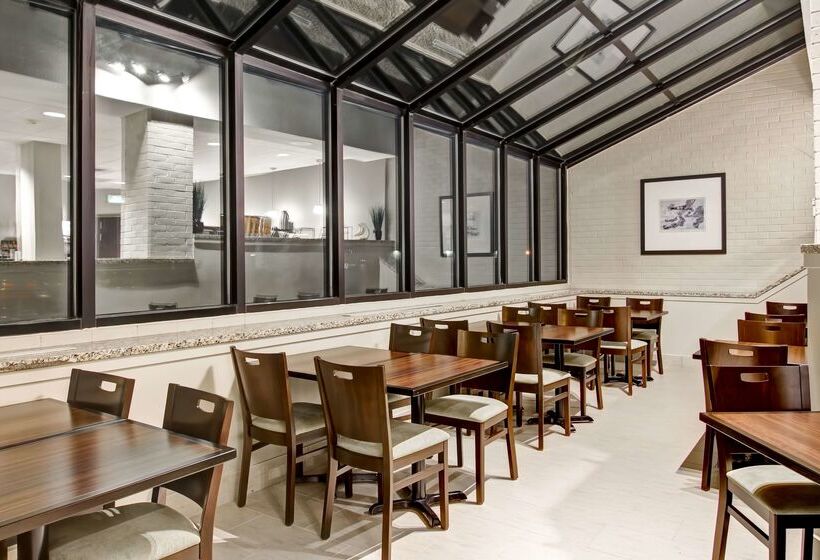 فندق Best Western London Airport Inn & Suites