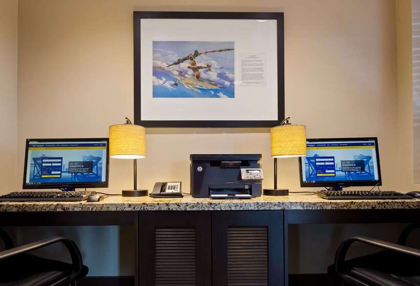 فندق Best Western London Airport Inn & Suites