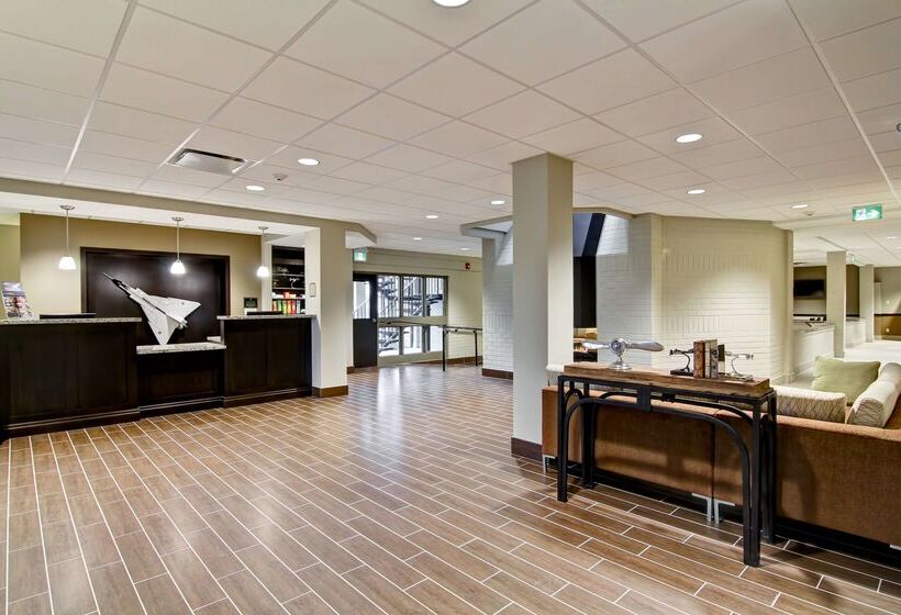 בית מלון כפרי Best Western London Airport Inn & Suites