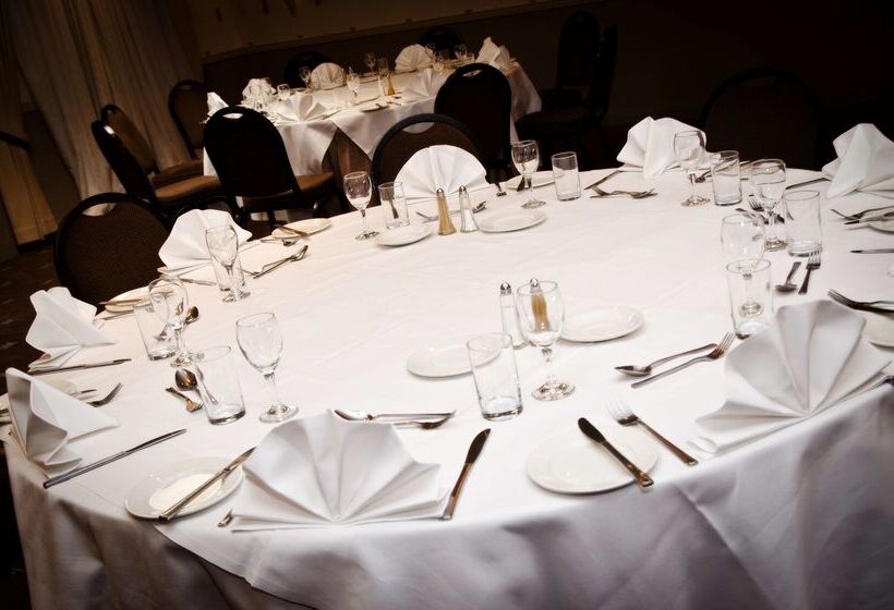 בית מלון כפרי Best Western Queens