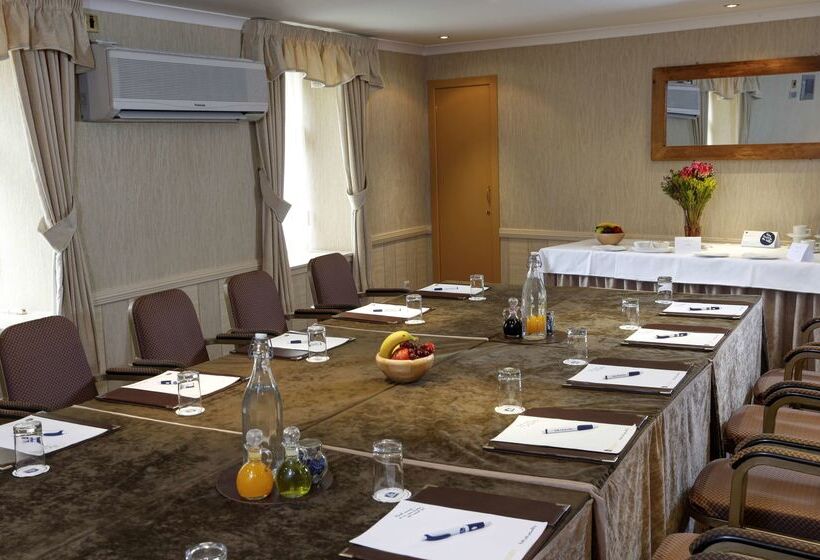 בית מלון כפרי Best Western Queens