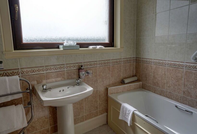 בית מלון כפרי Best Western Queens