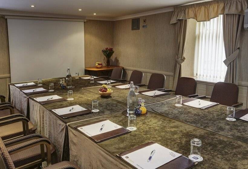 בית מלון כפרי Best Western Queens