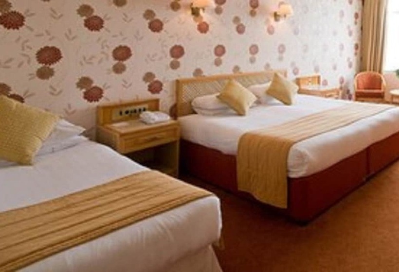 ホテル The Royal Beach