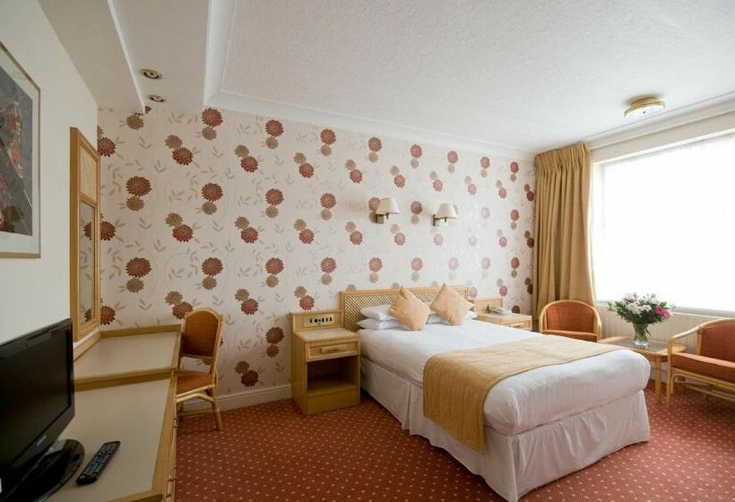 ホテル The Royal Beach