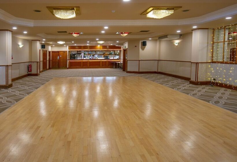 בית מלון כפרי Best Western Woodlands