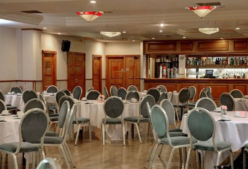 فندق Best Western Woodlands