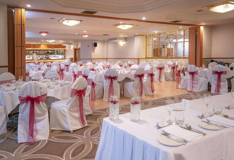 בית מלון כפרי Best Western Woodlands