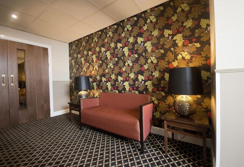 בית מלון כפרי Best Western Woodlands