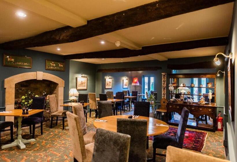 בית מלון כפרי The George Inn