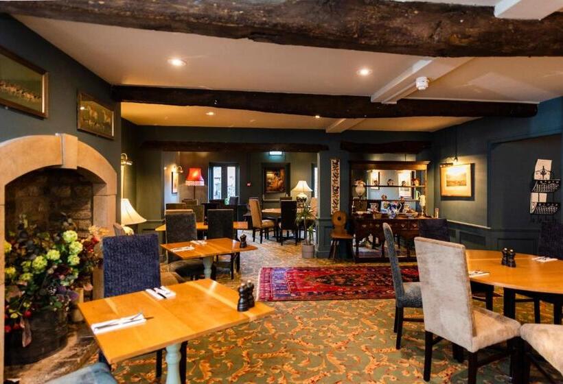 בית מלון כפרי The George Inn