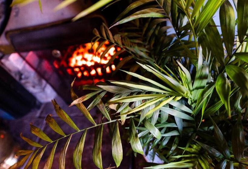 בית מלון כפרי The George Inn