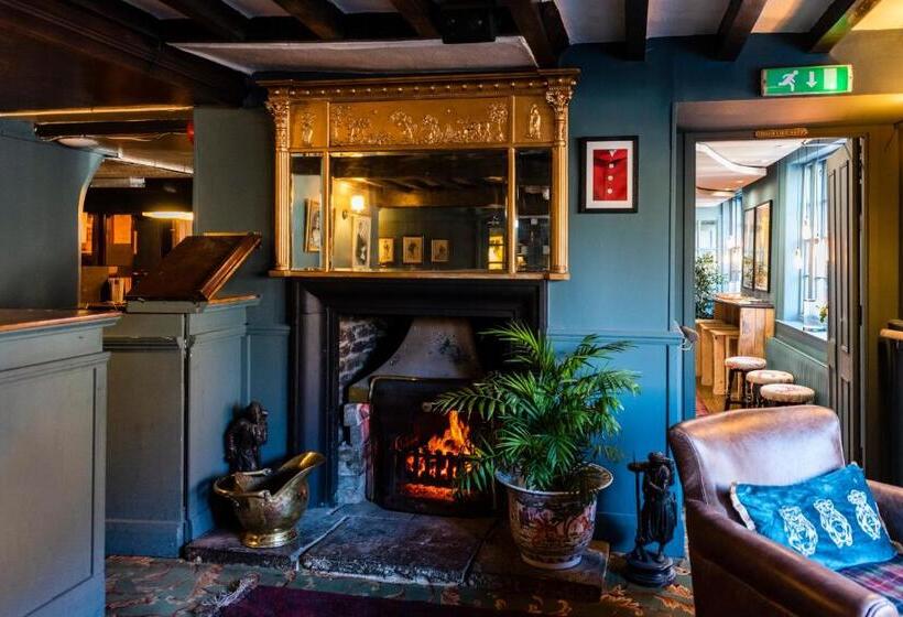 בית מלון כפרי The George Inn