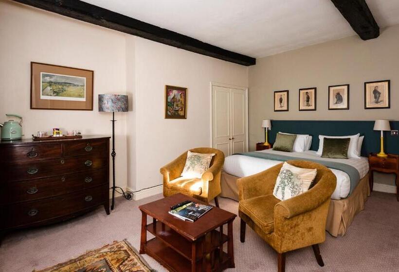 בית מלון כפרי The George Inn