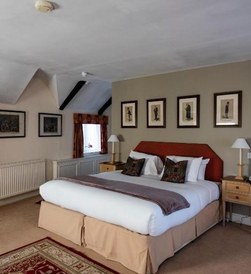 בית מלון כפרי The George Inn