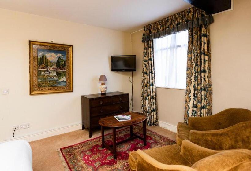 בית מלון כפרי The George Inn