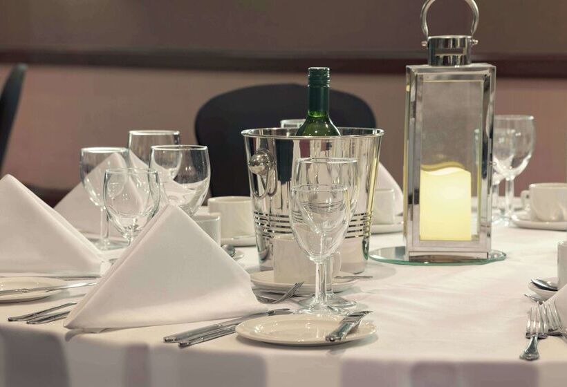 ホテル The Doubletree By Hilton Stratford Upon Avon